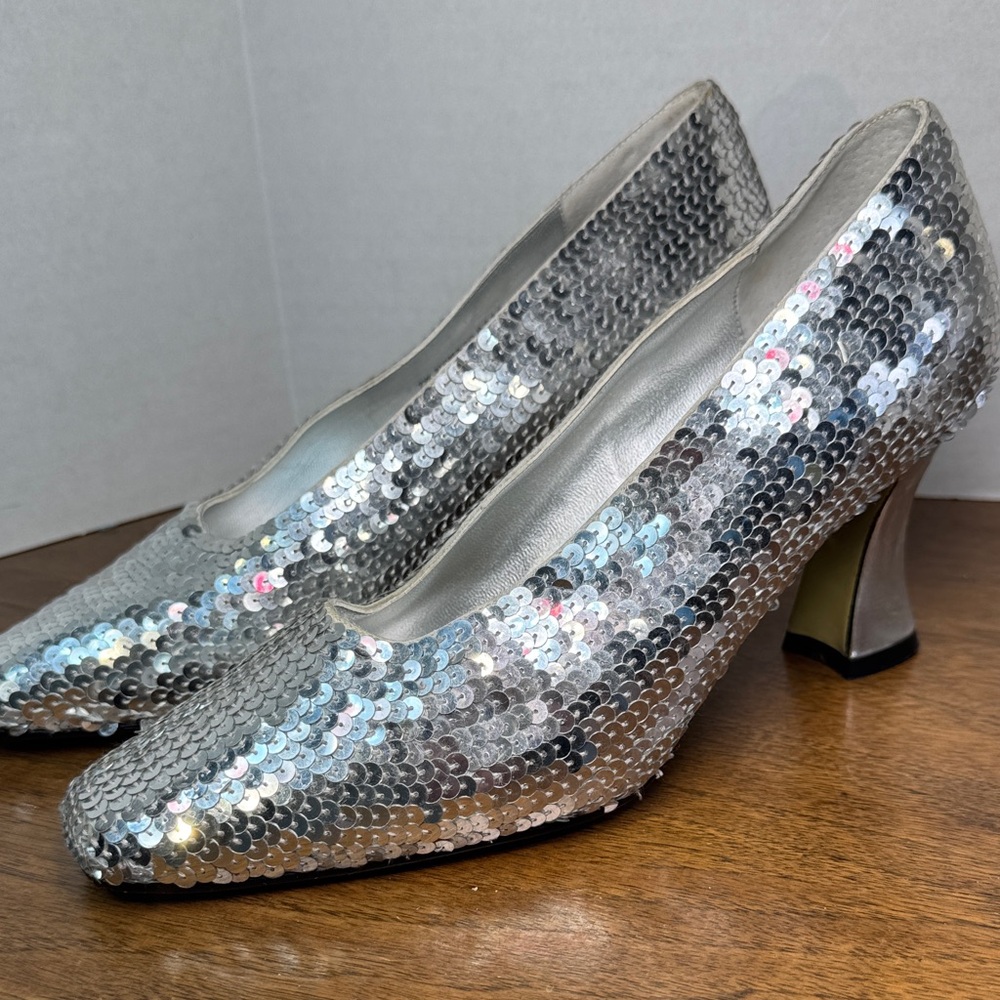 Dolce by Pierre Vintage Box Toe Silver Sequin Heels Pumps Women's, sz 7W